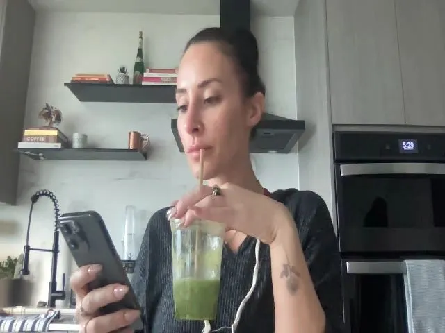 Live sex webcam photo for Glutefit #272391628