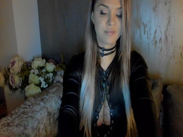 Live sex webcam photo for GoddesSelene #274244442