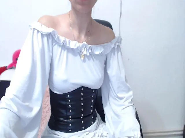 Live sex webcam photo for GoddessElisa #272185423