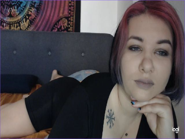 Live sex webcam photo for GoddessEmma #271977909