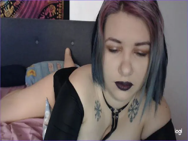 Live sex webcam photo for GoddessEmma #272094457