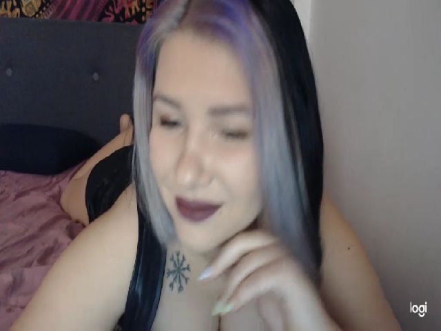 Live sex webcam photo for GoddessEmma #272788313