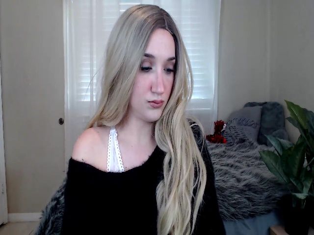 Live sex webcam photo for GoddessEmmy #272428754