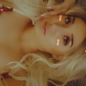 Live sex webcam photo for GoddessEmmy #291625432