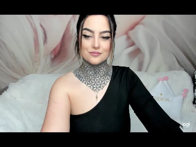 Live sex webcam photo for GoddessInk #272302433