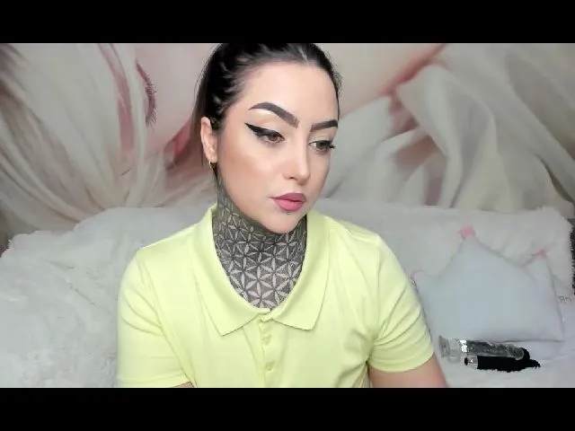 Live sex webcam photo for GoddessInk #272526671