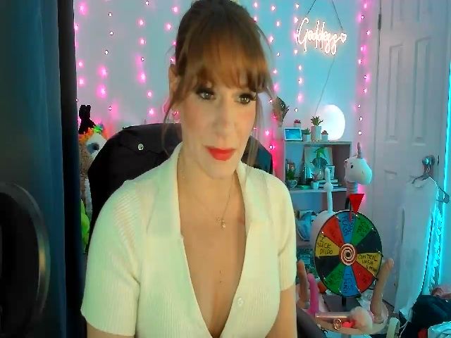 Live sex webcam photo for GoddessKitten #273145914