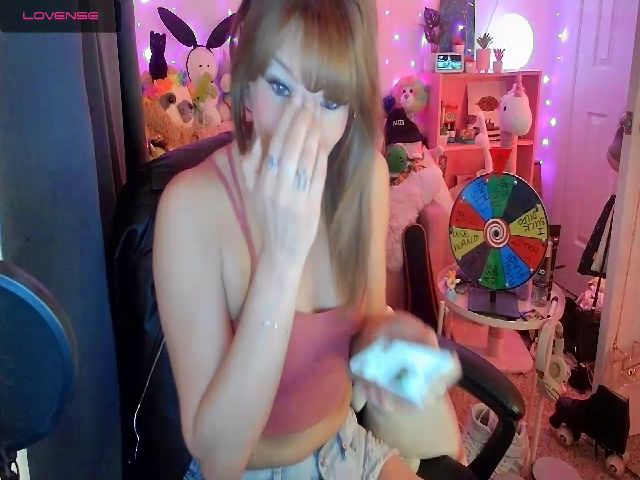 Live sex webcam photo for GoddessKitten #273395323