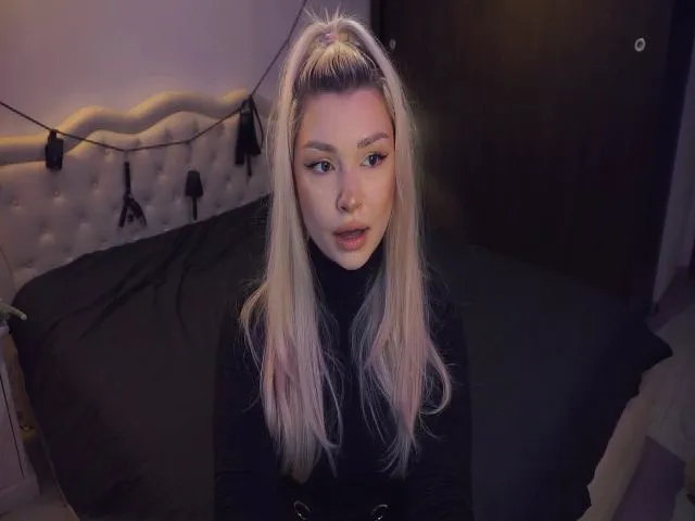 Live sex webcam photo for GoddessMilena #272325766