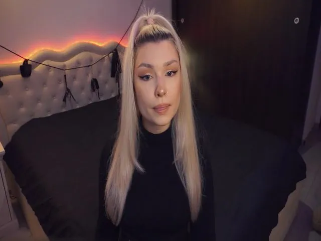 Live sex webcam photo for GoddessMilena #272339583