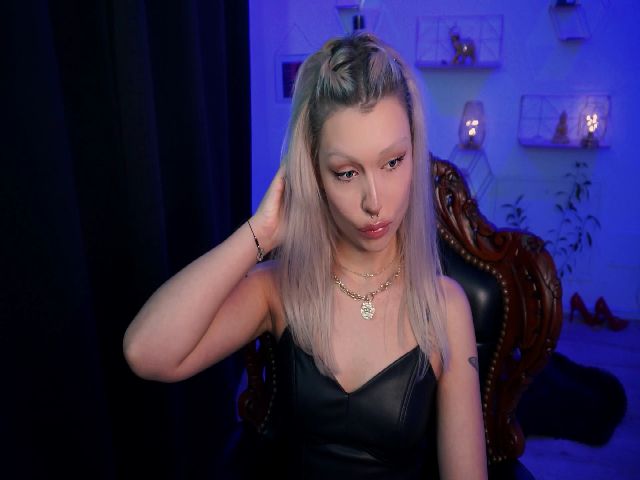 Live sex webcam photo for GoddessMilena #274248898