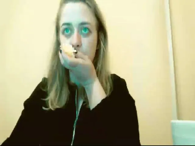 Live sex webcam photo for GoddessNika #272299117