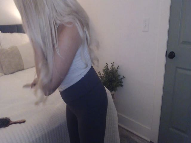 Live sex webcam photo for GoddessScarx #273260088