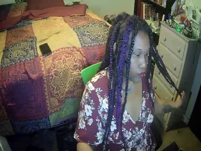 Live sex webcam photo for Goddess_Lea #273557132