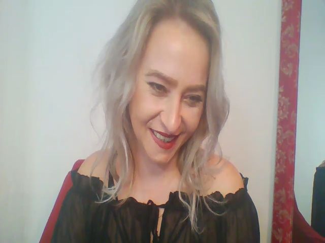 Live sex webcam photo for GoldenGirl4U1 #274750482