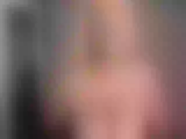 Live sex webcam photo for GoldenLilly #271916248