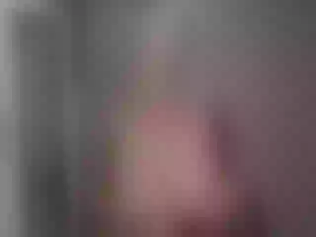 Live sex webcam photo for GoldenLilly #271957715