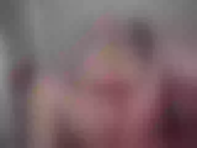 Live sex webcam photo for GoldenLilly #271968055