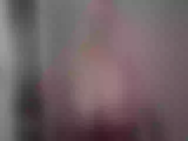 Live sex webcam photo for GoldenLilly #271981119