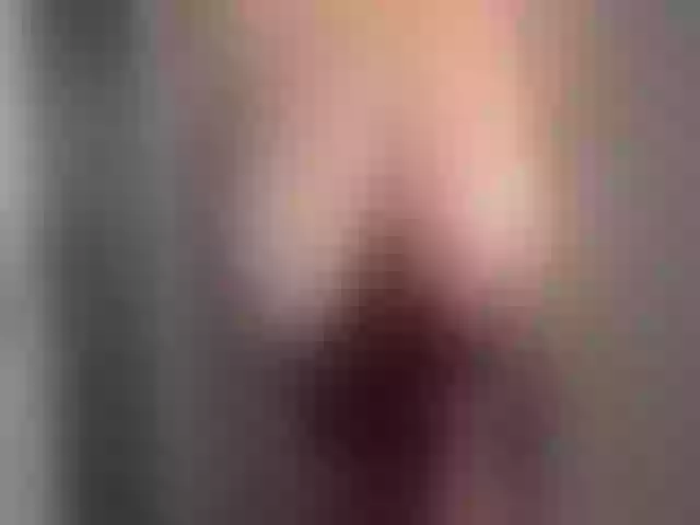 Live sex webcam photo for GoldenLilly #271981427