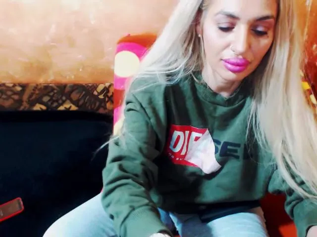 Live sex webcam photo for Goodspleasure #272492539