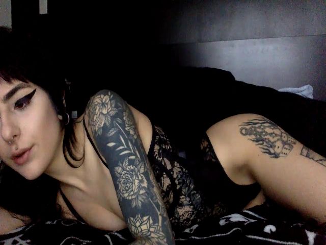 Live sex webcam photo for Gothhbabyy #271995754