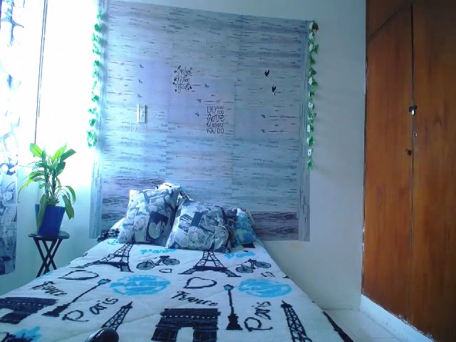 Live sex webcam photo for GracieVice #272736978