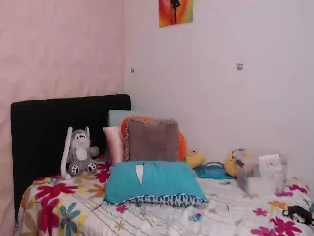 Live sex webcam photo for GreenBlondie #273781553