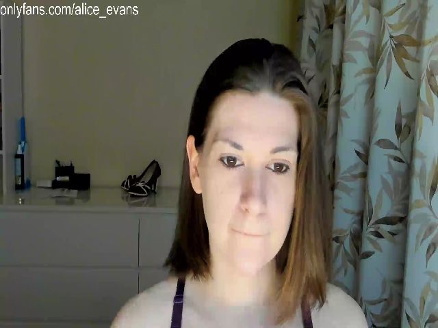 Live sex webcam photo for GretaMiln #272402996