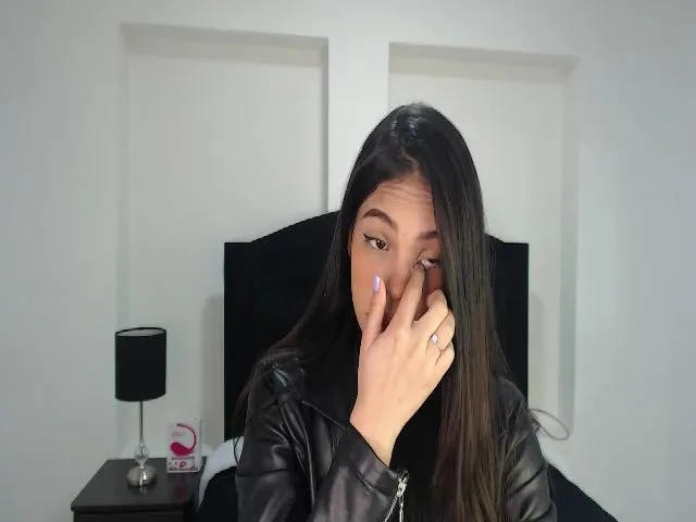 Live sex webcam photo for Grey_Evelyn #271691921