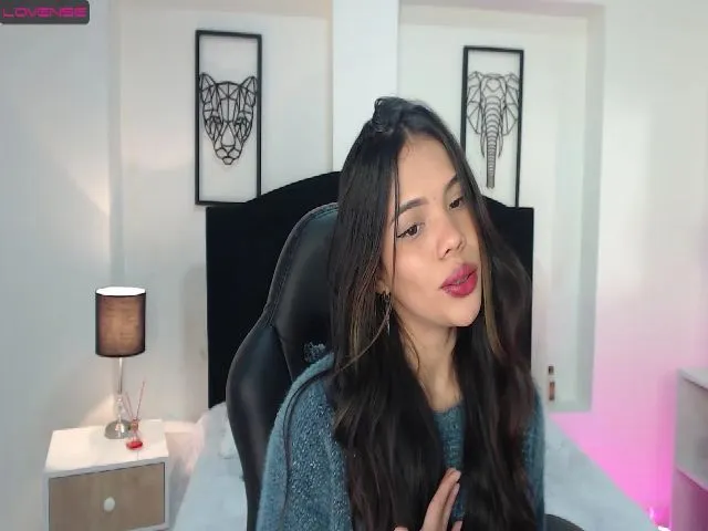 Live sex webcam photo for Grey_Evelyn #273862522