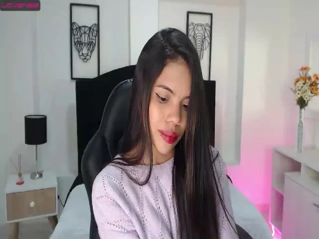 Live sex webcam photo for Grey_Evelyn #273984248