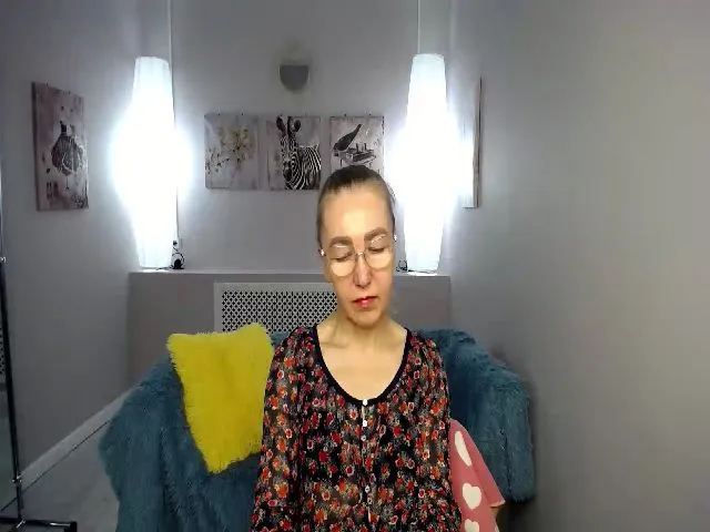 Live sex webcam photo for Greybunny #272080691