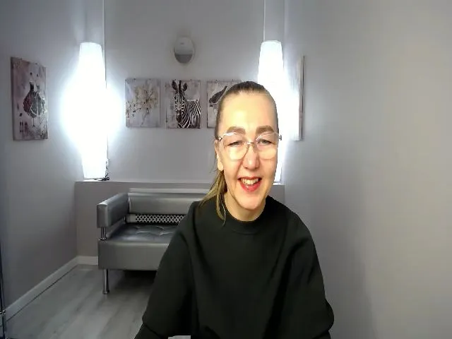 Live sex webcam photo for Greybunny #272395022