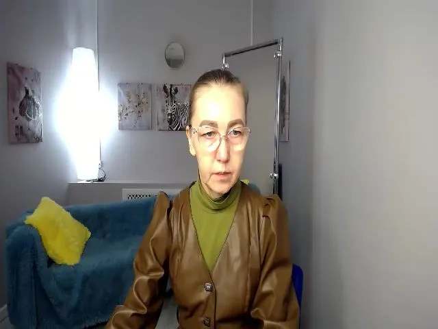 Live sex webcam photo for Greybunny #272560917