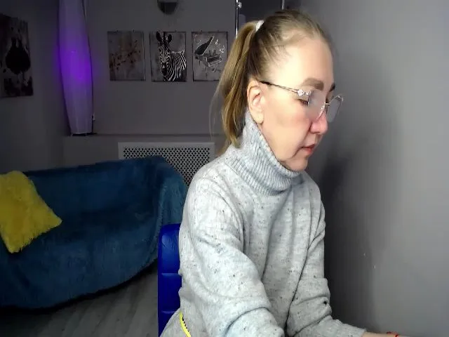Live sex webcam photo for Greybunny #272966733