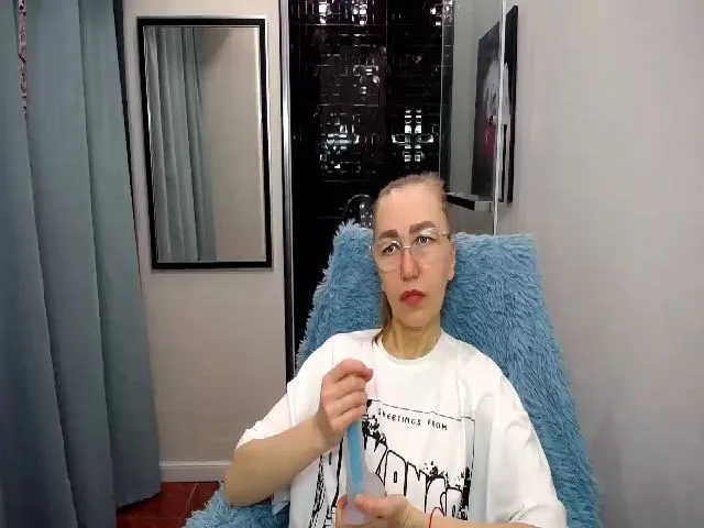 Live sex webcam photo for Greybunny #273149237