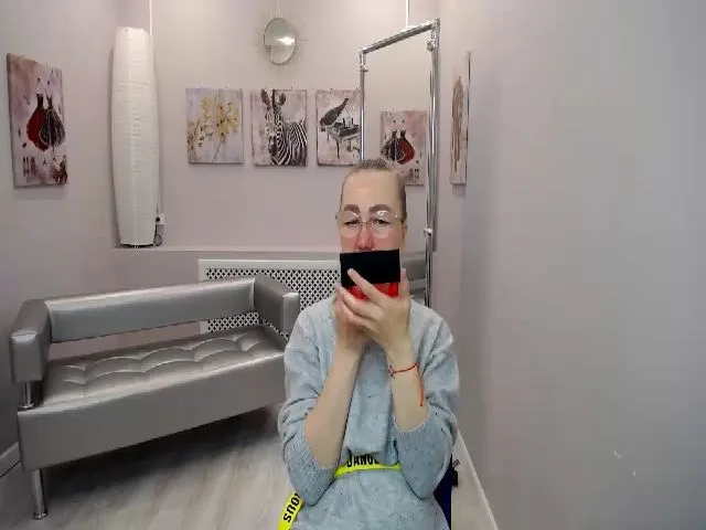 Live sex webcam photo for Greybunny #273510866