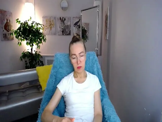 Live sex webcam photo for Greybunny #274342875
