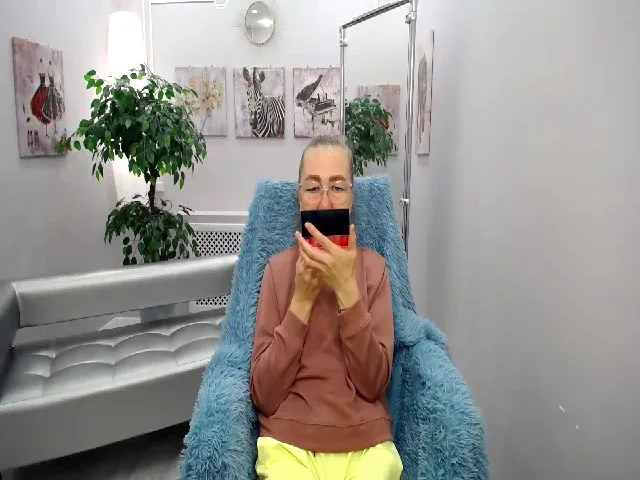 Live sex webcam photo for Greybunny #274502904