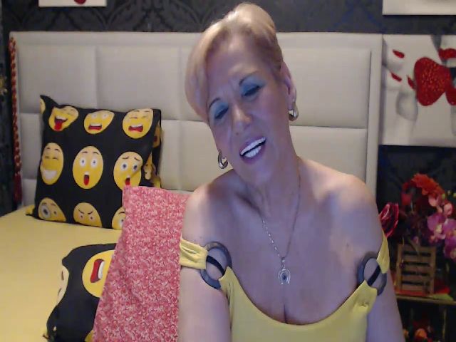 Live sex webcam photo for HAPPYGRANNY #272315297