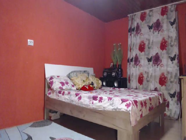 Live sex webcam photo for HOT_JULLYXXX #271958634