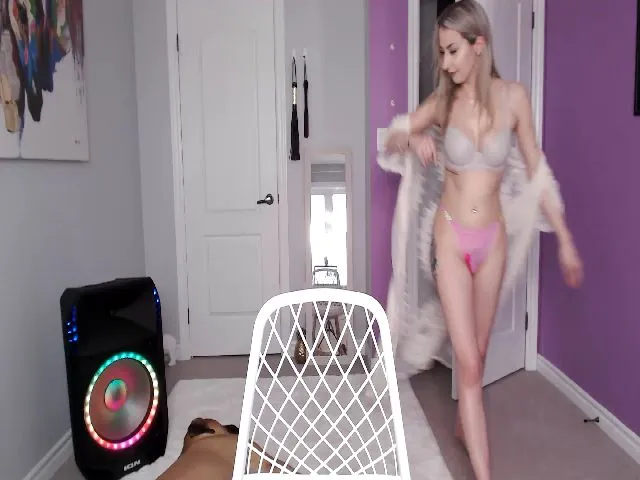 Live sex webcam photo for HaileeCameron #273556105