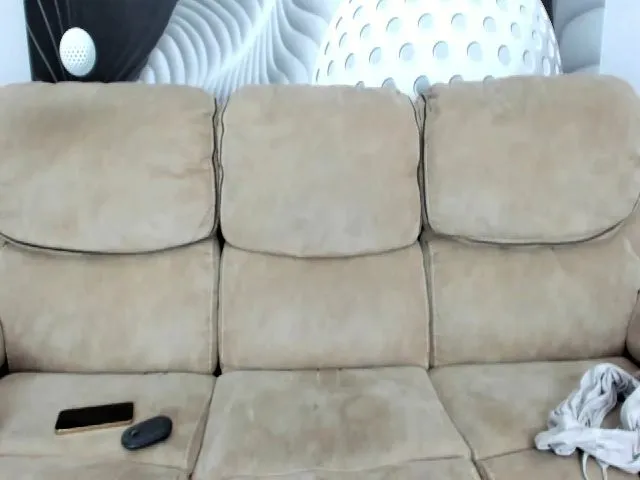 Live sex webcam photo for HaleySweet18 #272003131