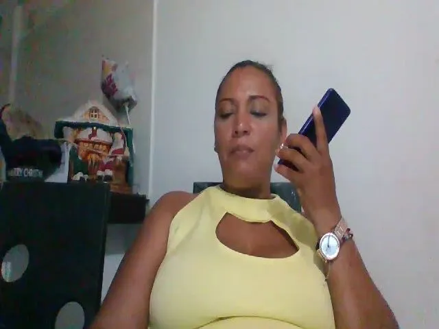 Live sex webcam photo for HallyGirlHot #287874040