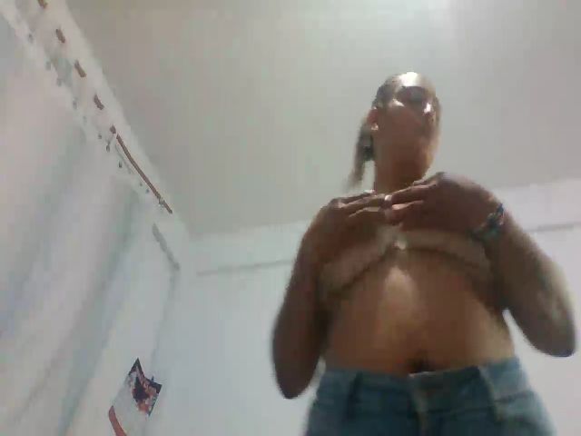 Live sex webcam photo for HallyGirlHot #287874054