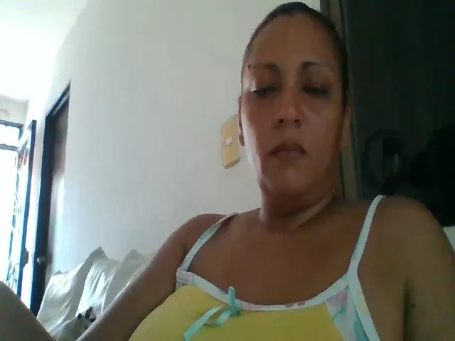 Live sex webcam photo for HallyGirlHot #287874059