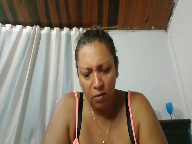 Live sex webcam photo for HallyGirlHot #287874089