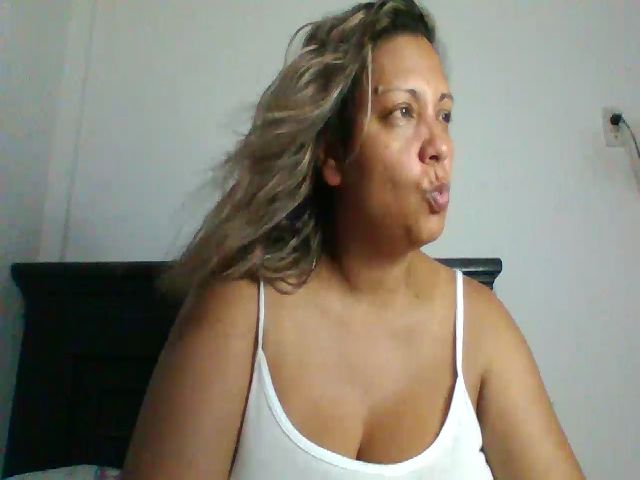 Live sex webcam photo for HallyGirlHot #287874110