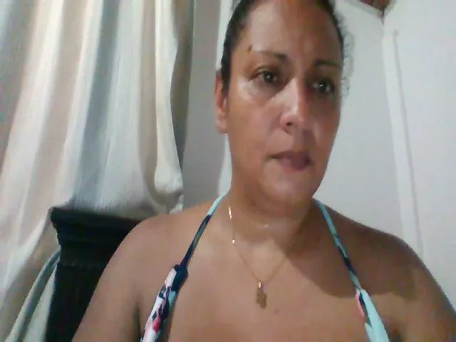 Live sex webcam photo for HallyGirlHot #287874111